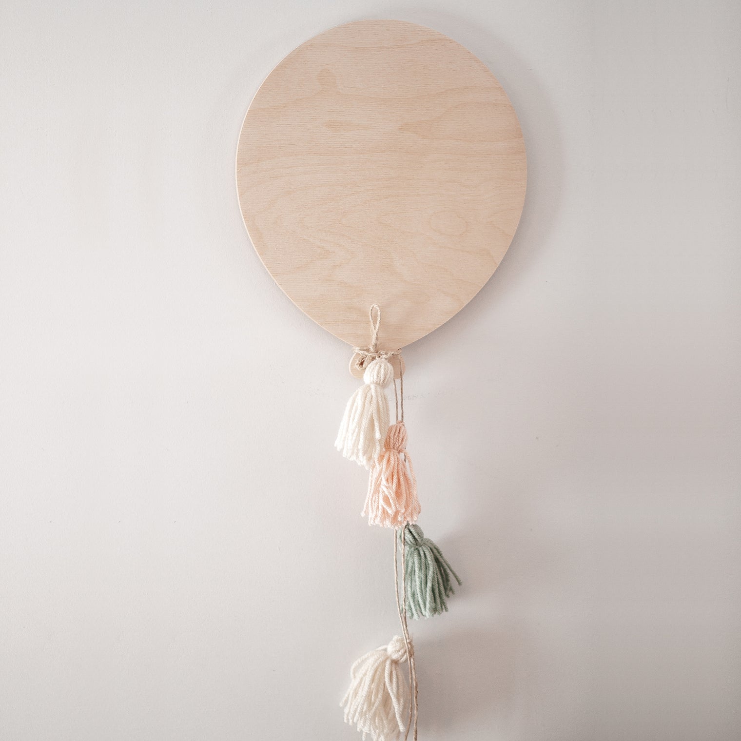 Ballon en bois avec petites imperfections