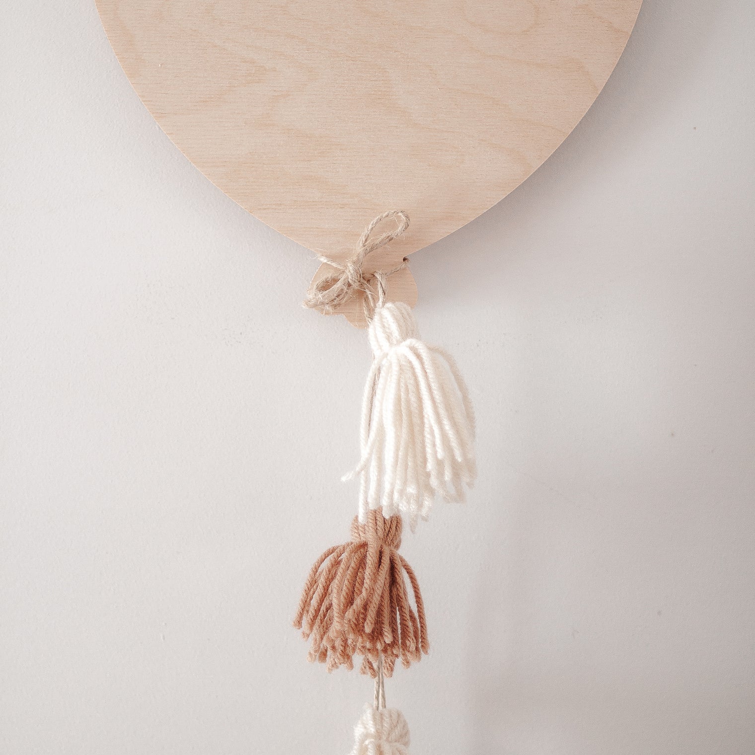 Ballon en bois avec petites imperfections