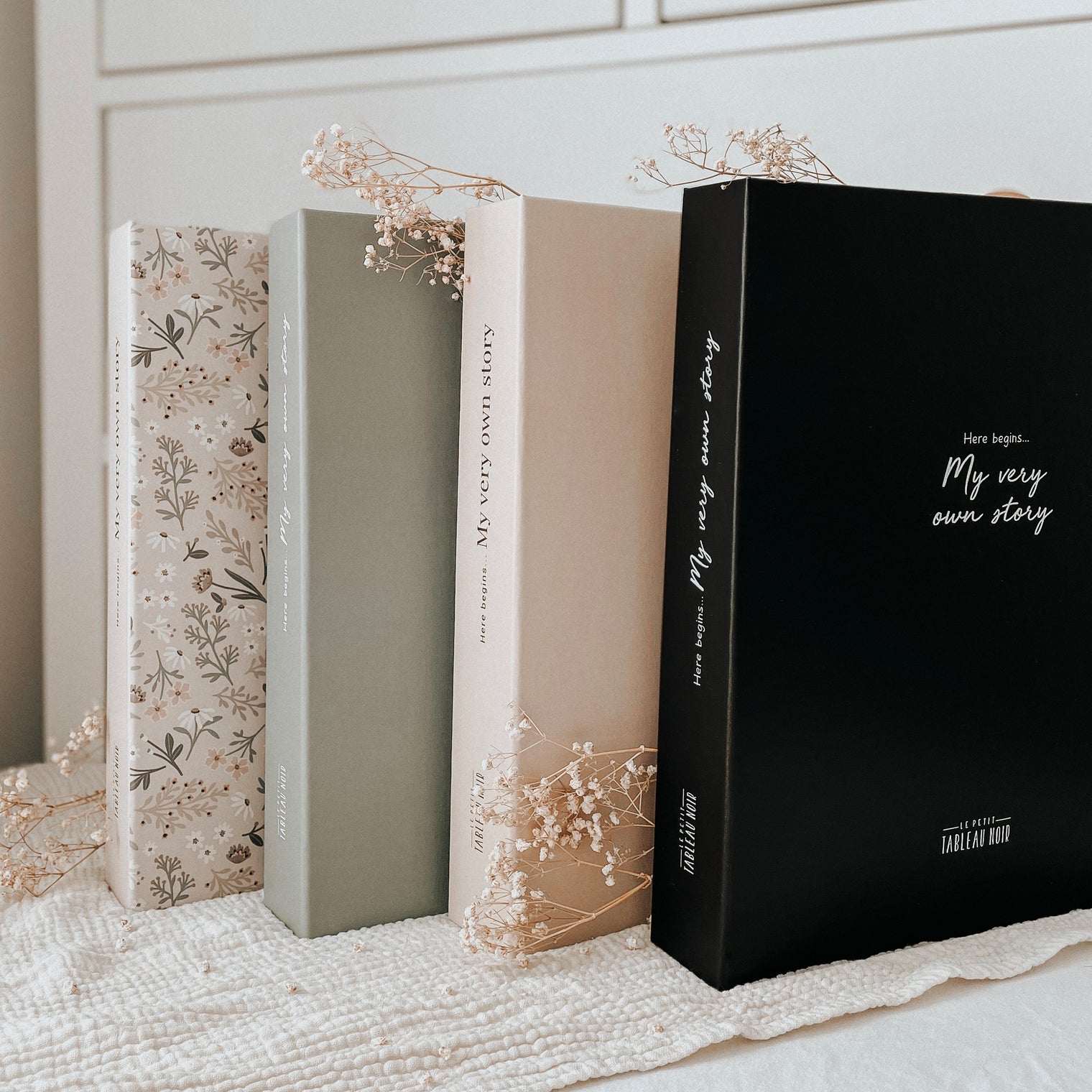 Baby book - Black (english)