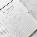 Livre bébé, Journal bébé, Planificateur de grossesse, Journal de grossesse, Cadeau de nouvelle maman, Baby Shower, Cadeau de shower, Cadeau de grossesse, future maman, souvenirs, mon histoire à moi, album de bébé, livre souvenirs, livre cartable de bébé, designer au Québec, noir, tissu, estampage or