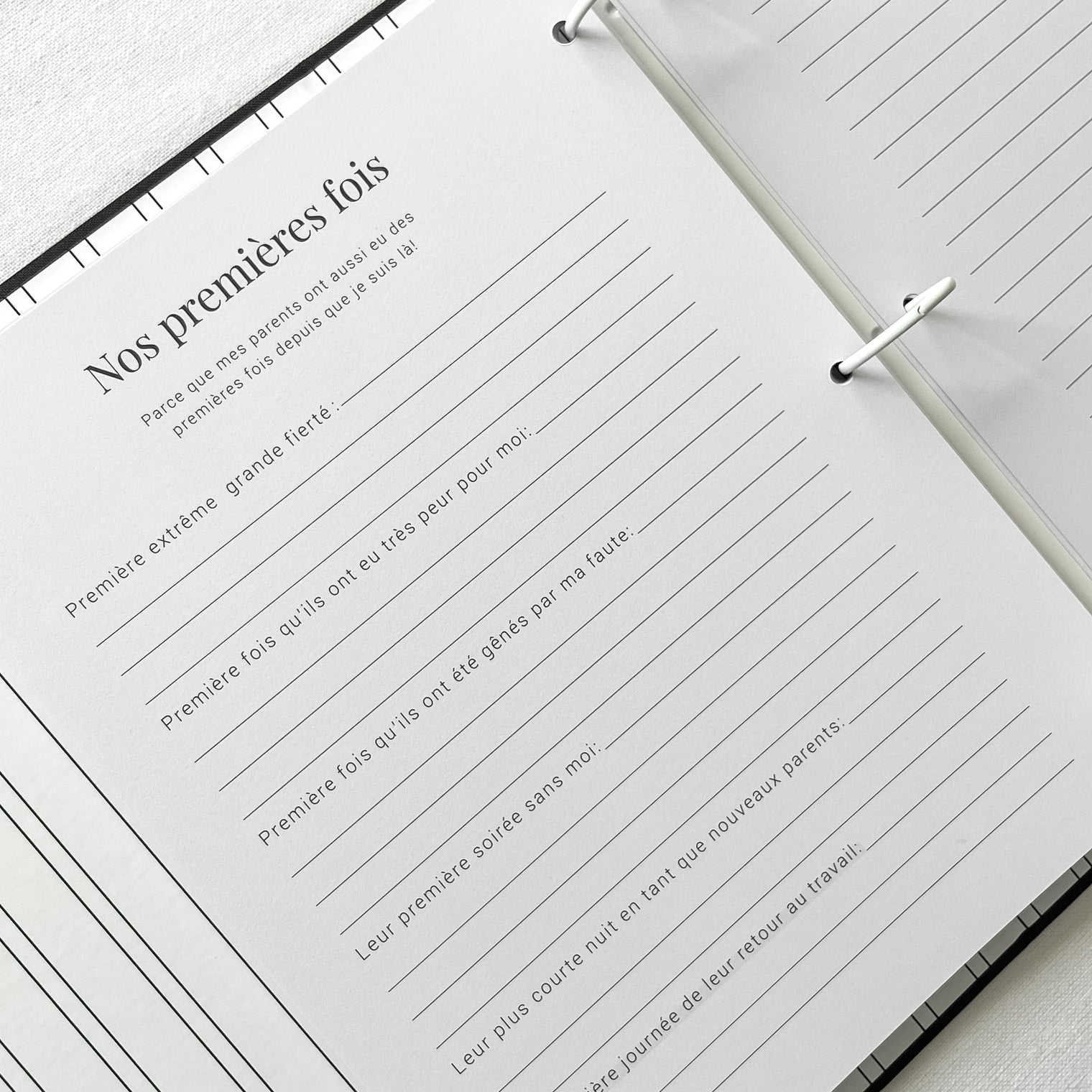 Livre bébé, Journal bébé, Planificateur de grossesse, Journal de grossesse, Cadeau de nouvelle maman, Baby Shower, Cadeau de shower, Cadeau de grossesse, future maman, souvenirs, mon histoire à moi, album de bébé, livre souvenirs, livre cartable de bébé, designer au Québec, noir, tissu, estampage or