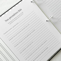 Livre bébé, Journal bébé, Planificateur de grossesse, Journal de grossesse, Cadeau de nouvelle maman, Baby Shower, Cadeau de shower, Cadeau de grossesse, future maman, souvenirs, mon histoire à moi, album de bébé, livre souvenirs, livre cartable de bébé, designer au Québec, noir, tissu, estampage or